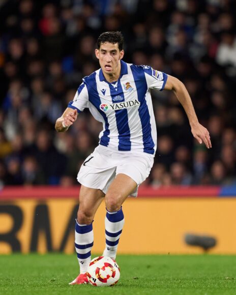 Sunderland compite con grandes de Europa por Nayef Aguerd de West Ham