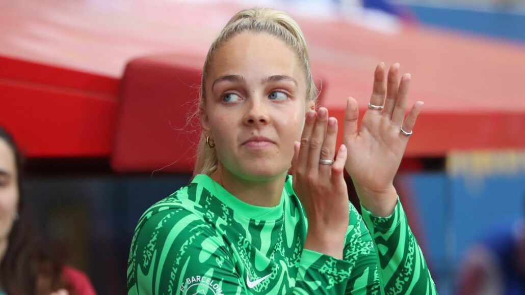 Portera de Lionesses Ellie Roebuck se une a Aston Villa tras dejar Barcelona