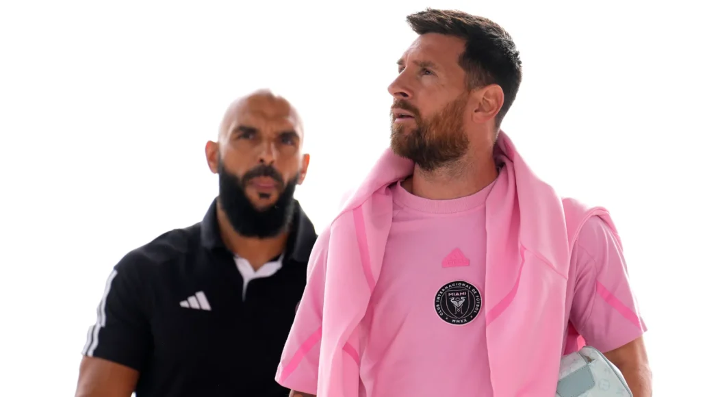 Yassine Cheuko amenaza a Logan Paul tras contrato de M para pelea en Miami
