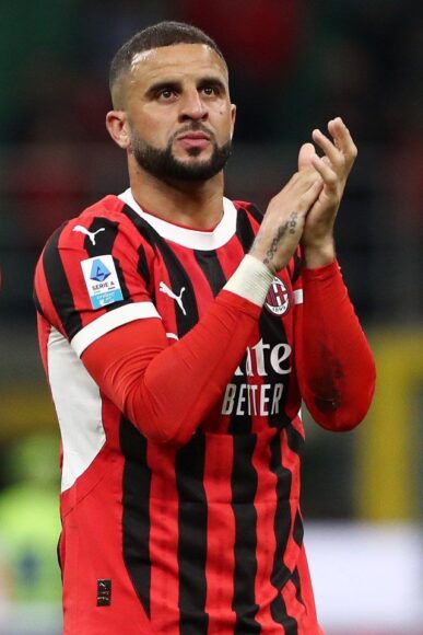 Fenerbahce mejora oferta por Kyle Walker mientras Mourinho busca fichaje