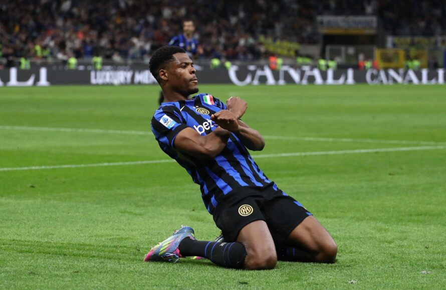 Barcelona debe apresurarse a fichar a Denzel Dumfries antes de su cláusula