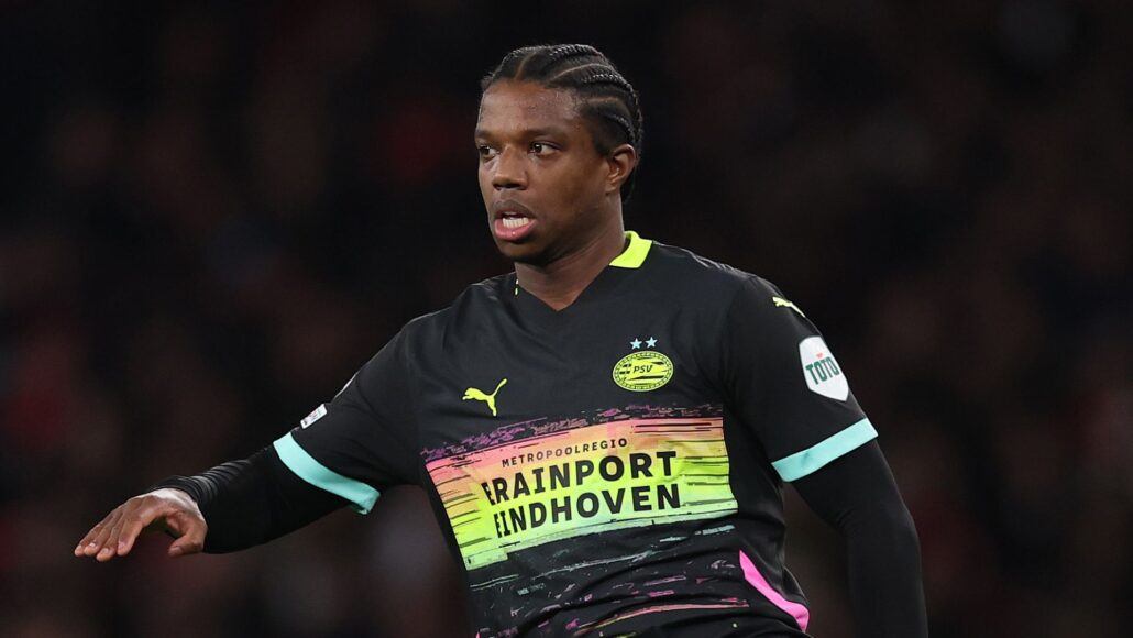 Manchester United fija bajo precio por Tyrell Malacia, objetivo de Celtic