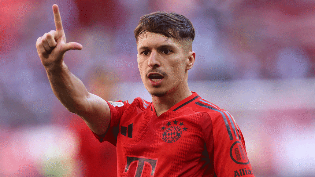 Bournemouth compite por delantero de Bayern y frena acuerdo con Celta