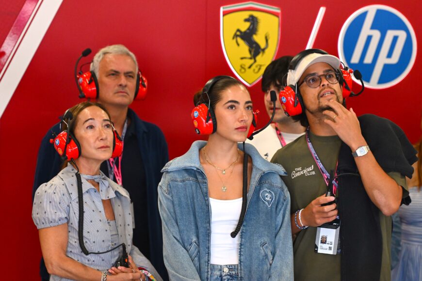 Jose Mourinho apoya a Ferrari en Silverstone durante su descanso del fútbol