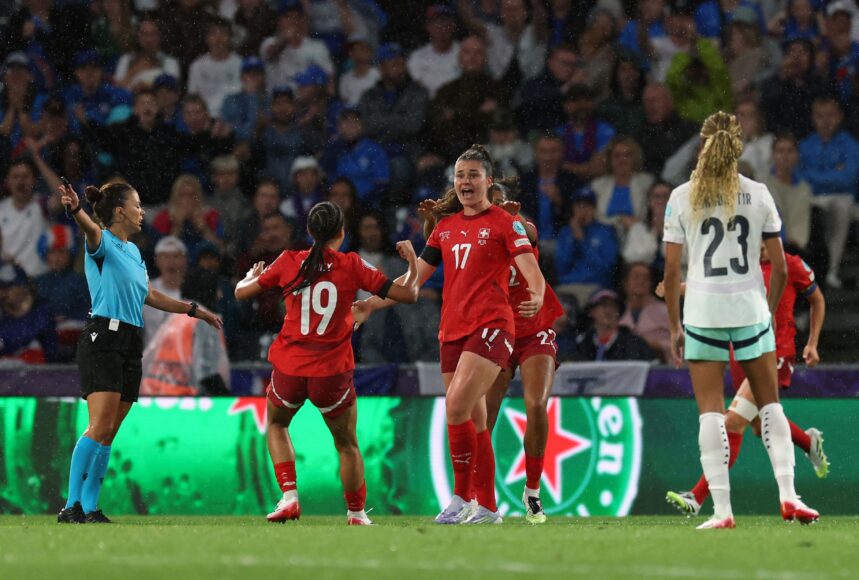 Suiza vence a Islandia 2-0: Reuteler y Pilgrim mantienen esperanza de clasificación