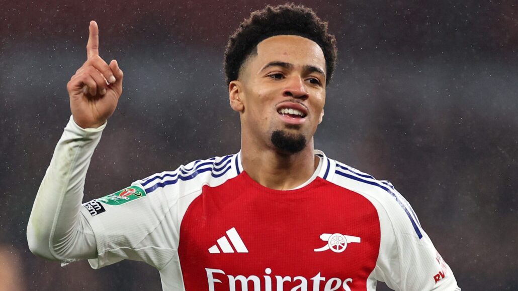 Ethan Nwaneri criticado por su postura sobre extensión de contrato en Arsenal