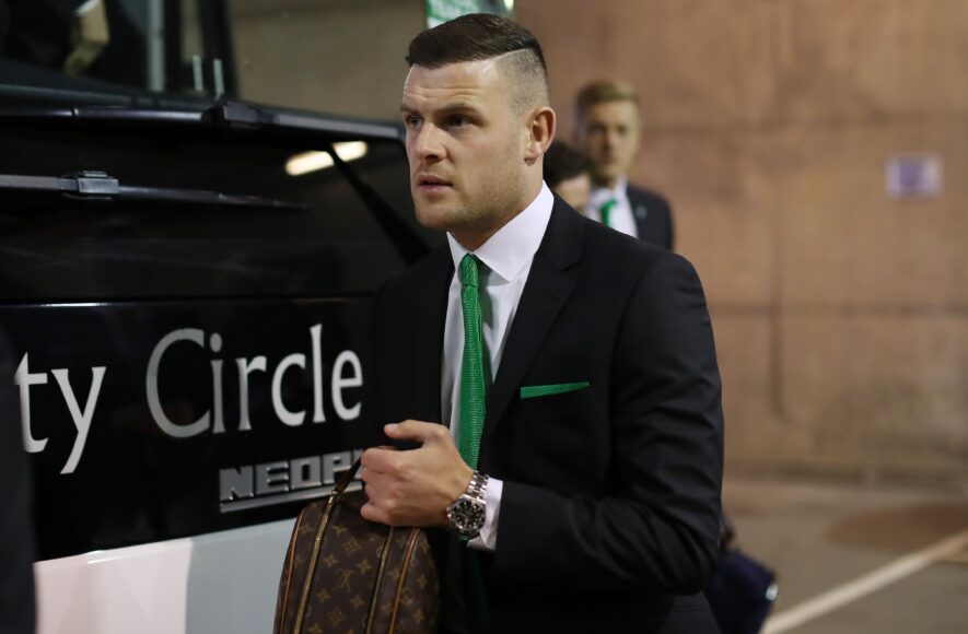 Exdelantero de la Premier League se une al equipo de pub de Conor McGregor