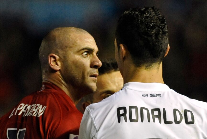 Cristiano Ronaldo criticado por su arrogancia en conflictos con Ramos y Mourinho