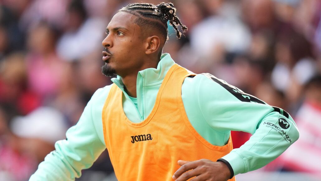 Sebastien Haller bloquea su transferencia al exigir alto pago a Borussia Dortmund