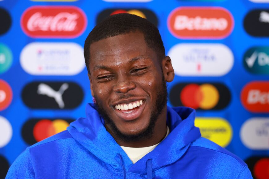 Nottingham Forest y AC Milan discuten el traspaso del mediocampista Yunus Musah