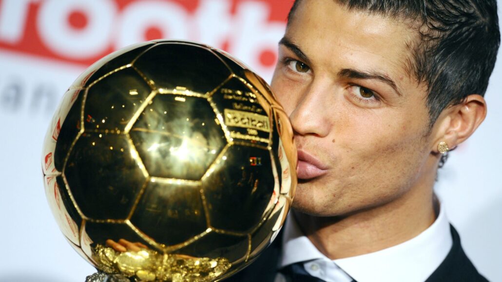 Cristiano Ronaldo evita hablar del ‘ficticio’ Balón de Oro frente a Messi