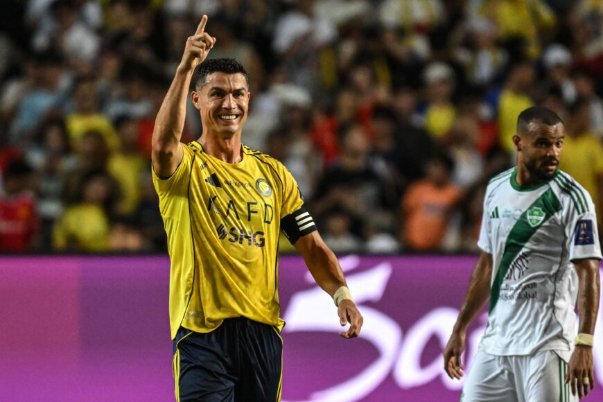 Cristiano Ronaldo y estrellas revelan llamativa camiseta del Al-Nassr 2025-26