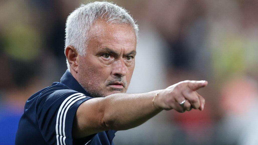 Jose Mourinho es destituido por Fenerbahce tras fracaso en Champions League