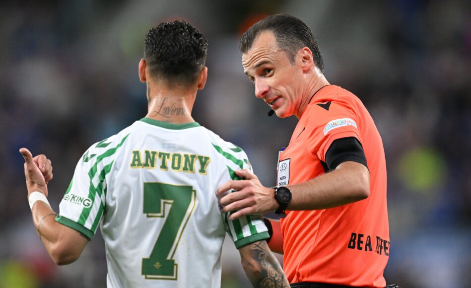 Real Betis muestra interés en Antony mientras espera decisión de Man Utd