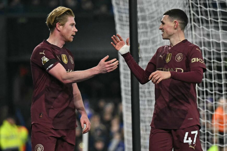 Phil Foden asegura que no es el reemplazo de De Bruyne en el Man City