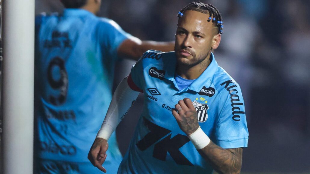 Neymar brilla con dos goles ante Santos ante el staff de Ancelotti en Brasil
