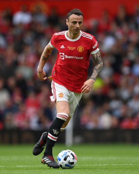 Berbatov aconseja a Amorim evitar salida de Hojlund tras llegada de Sesko