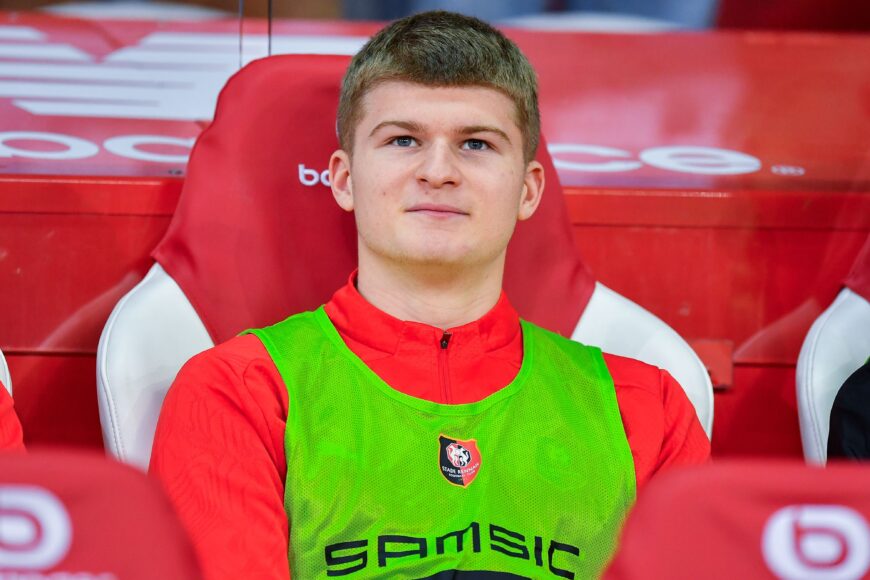 Wrexham busca fichar estrella galesa: conflicto con Parma por mediocampista