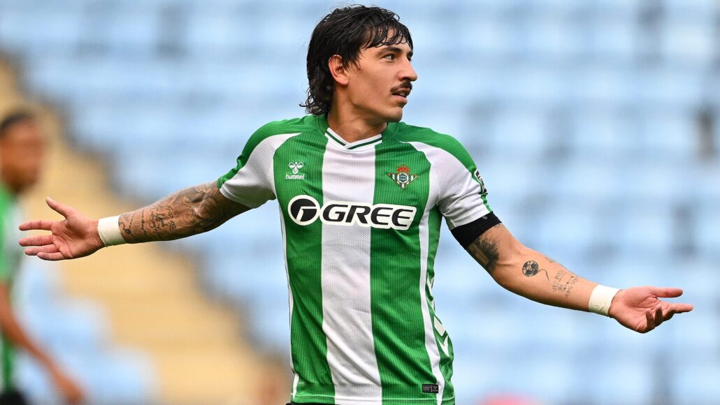 Lucha épica: Estrellas de la Premier se enfrentan en amistoso Real Betis vs Como