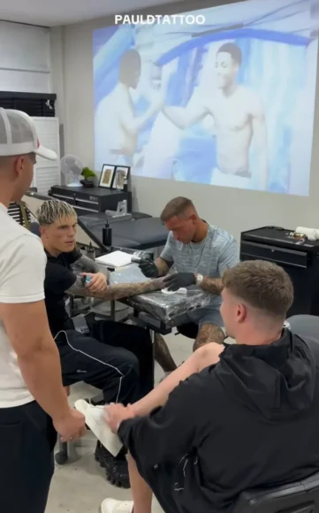Alejandro Garnacho en problemas: lo ven con vapeador y nuevo tatuaje