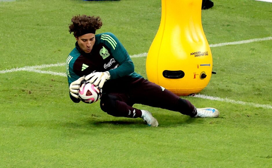 Guillermo Ochoa cerca un traspaso a Burgos CF para su sexto Mundial