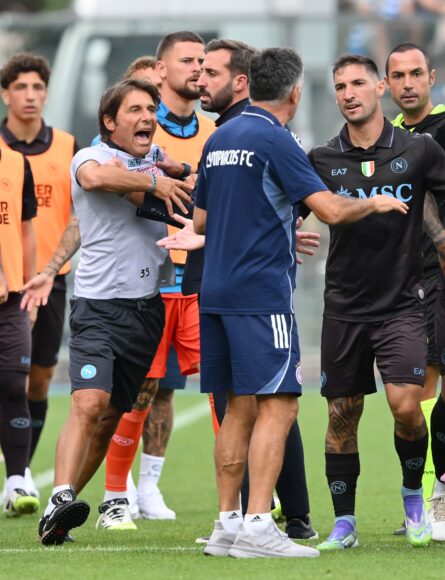 Antonio Conte pierde los estribos en amistoso contra Olympiacos