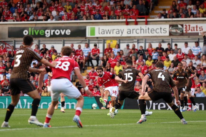 Dramática victoria del Wrexham en la Carabao Cup: Palmer brilla en penales