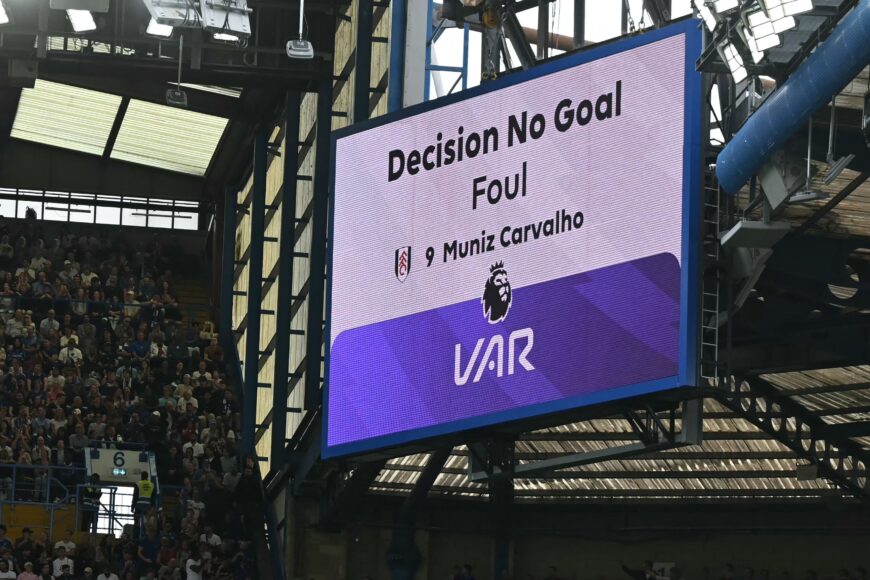 La Premier League cambia VAR en el duelo Liverpool-Arsenal tras controvertido error