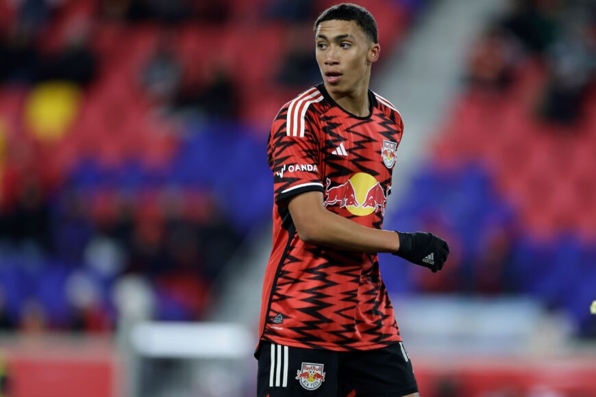 Julian Hall anota el primer gol en la derrota de New York Red Bulls