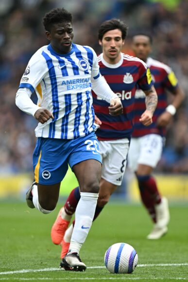 Carlos Baleba ausente en amistoso de Brighton: interés de Man Utd explicado