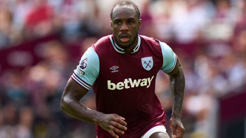 Isak urged to join Liverpool for better future, says Michail Antonio