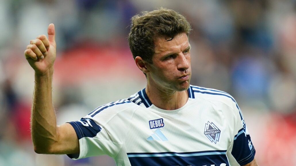 Thomas Muller reconoce que Lewandowski copió su técnica de penalti