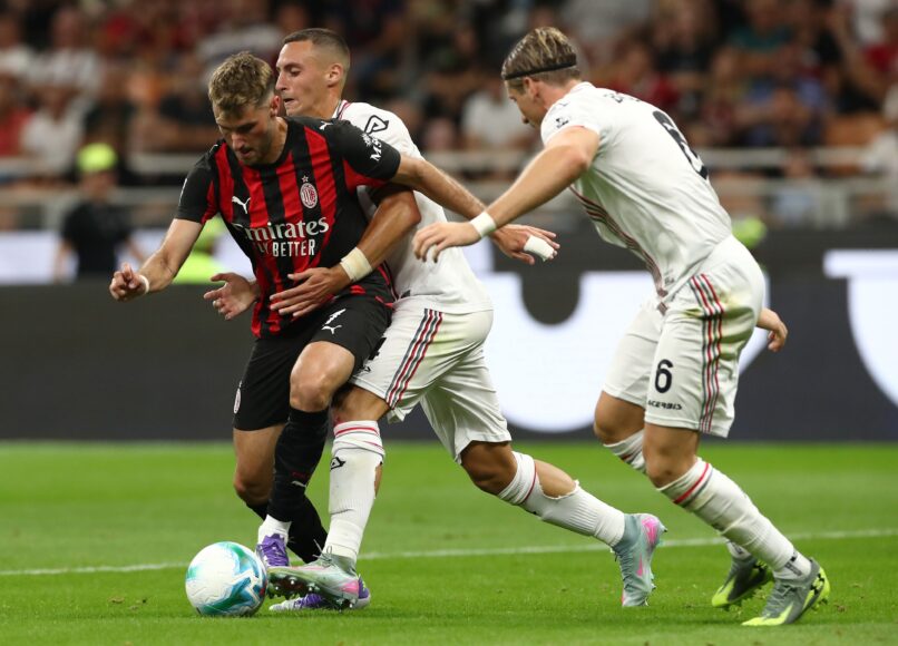 Santiago Giménez no dejará el AC Milan, asegura su agente sobre rumores falsos