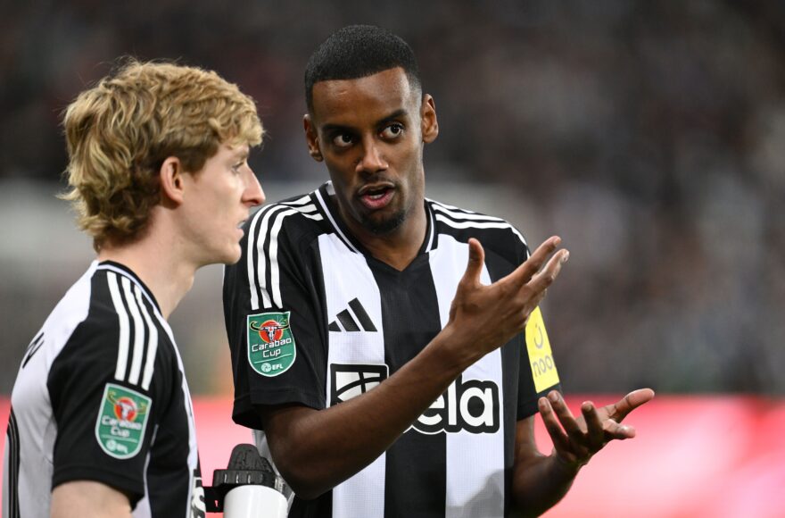 ¿Dónde está Alexander Isak? La saga del delantero del Newcastle y Liverpool