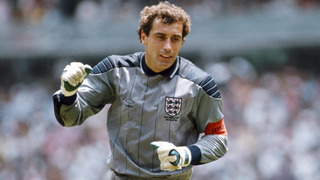 El récord de apariciones de 28 años de Peter Shilton roto por estrella brasileña