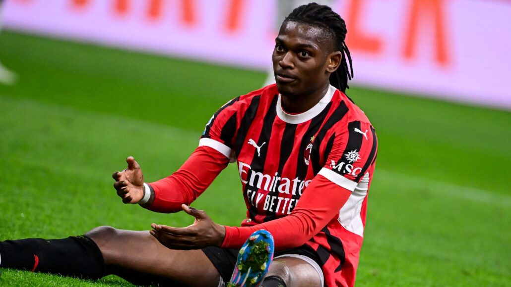 AC Milan pierde a Rafael Leao por lesión en su debut ante Lecce en Serie A