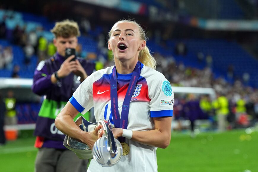 Chloe Kelly celebra Euro 2025 con gran fiesta en su ciudad natal y bailes
