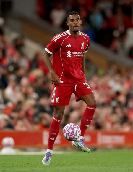 Arne Slot explica la ausencia de Ryan Gravenberch en el Community Shield