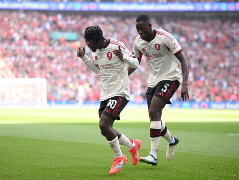 Reacción de Bayer Leverkusen al extraño gol de Frimpong en la Community Shield