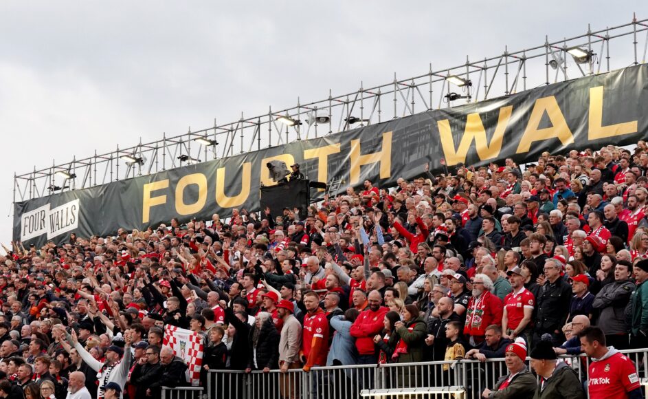 Wrexham 2025-26: ¿El tren de ascenso de Reynolds y McElhenney se detendrá?