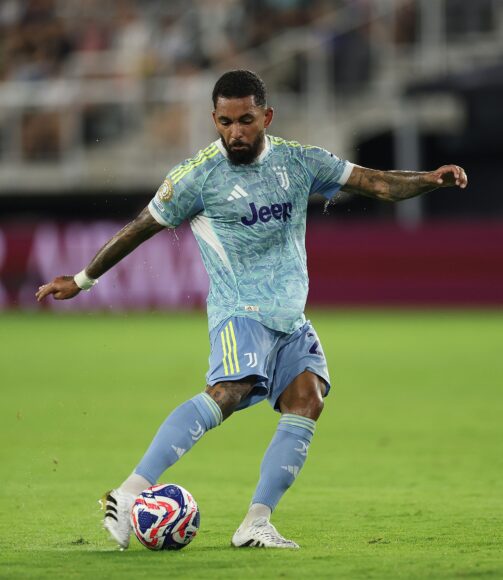 Nottingham Forest avanza en la negociación por Douglas Luiz de Juventus