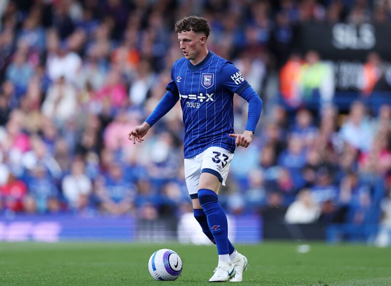 Wrexham ficha estrella de £10m mientras internacional galés se somete a médico