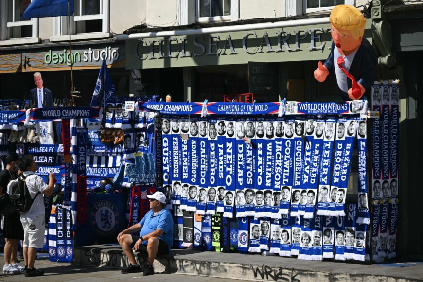 Chelsea lanza bufandas y cartones de Trump tras locura en Mundial de Clubes