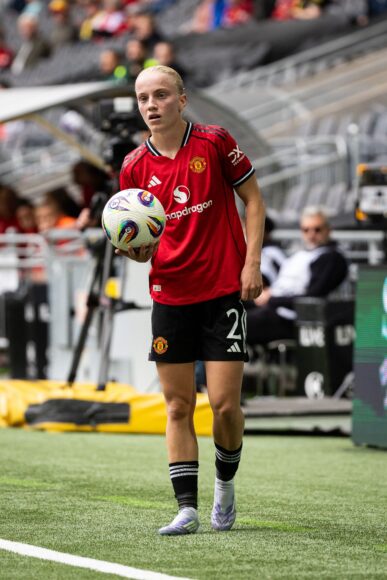 Elisabeth Terland brilla y Manchester Utd avanza en la Champions League femenina