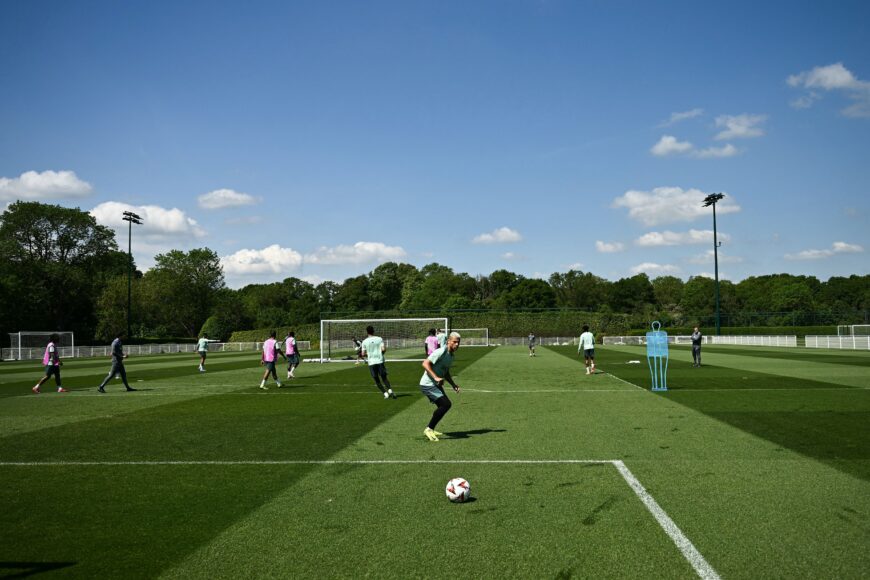 El Tottenham genera protesta por proyecto de academia femenina en bosque antiguo