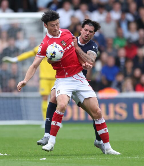 Wrexham logra su primera victoria en el Championship con dos goles ante Millwall