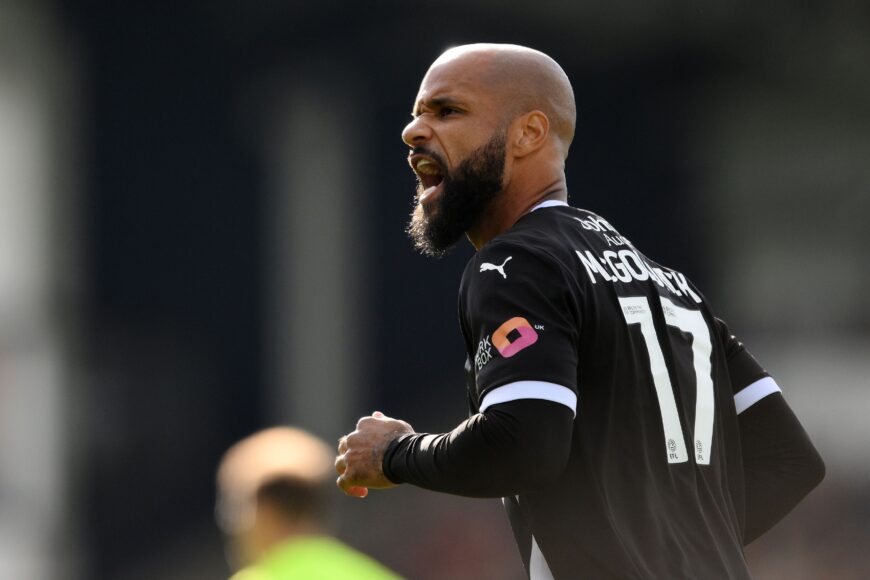 Michael Cheek, goleador de Bromley, recibe premio PFA en Liga Dos 2023