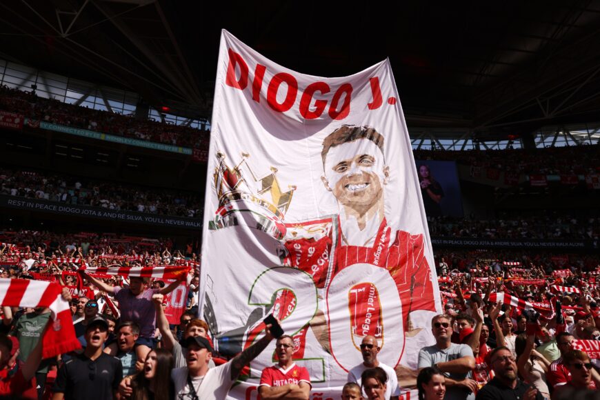 Tributo inolvidable de aficionados de Liverpool y Bournemouth a Diogo Jota