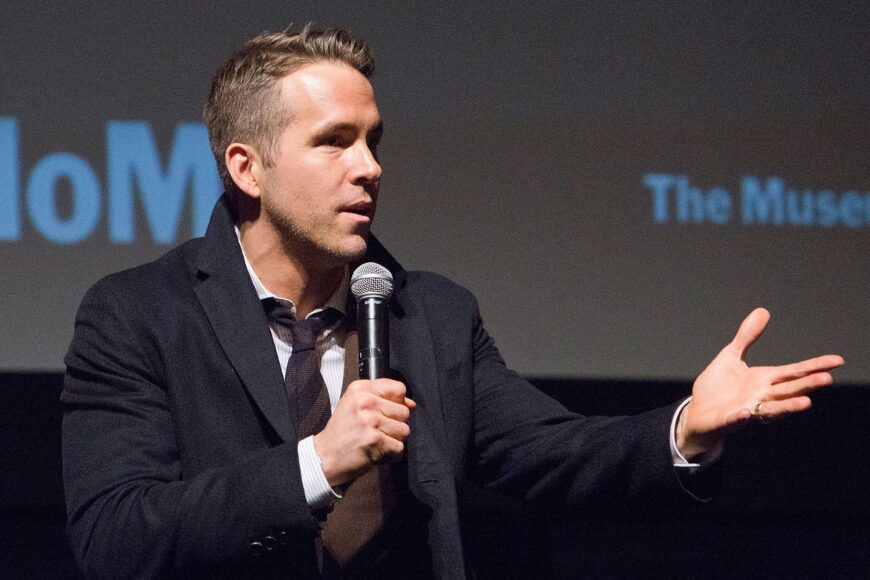 Ryan Reynolds ayuda a joven fan de Wrexham con cáncer agresivo de corazón