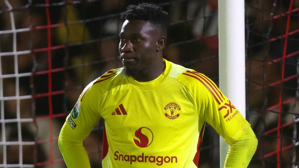 Portero del Man Utd Andre Onana empuja a aficionado tras error en eliminatorias
